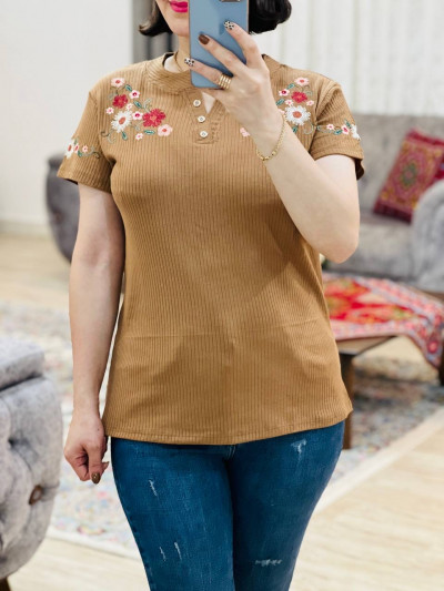 تیشرت یقه دکمه گلدوزی